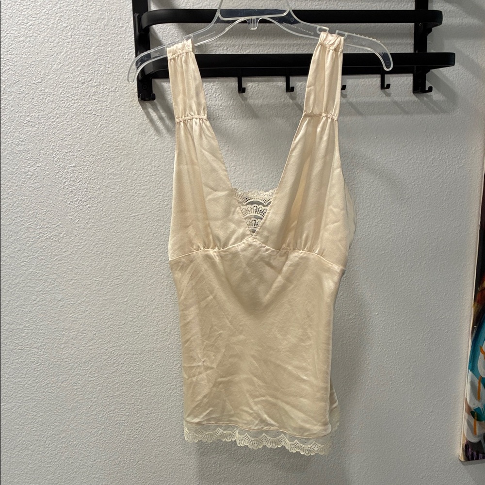 Kenneth Cole Cream Lace Trim V-Neck Tank Top